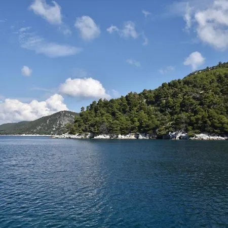 Skopelos Diamantis & Chrisi *