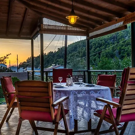 Skopelos Diamantis & Chrisi Agnontas