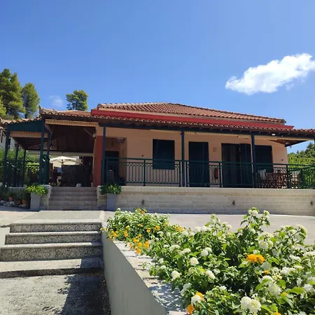 Skopelos Diamantis & Chrisi بيت للعطل *