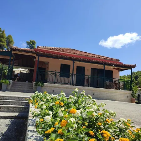 Skopelos Diamantis & Chrisi بيت للعطل *